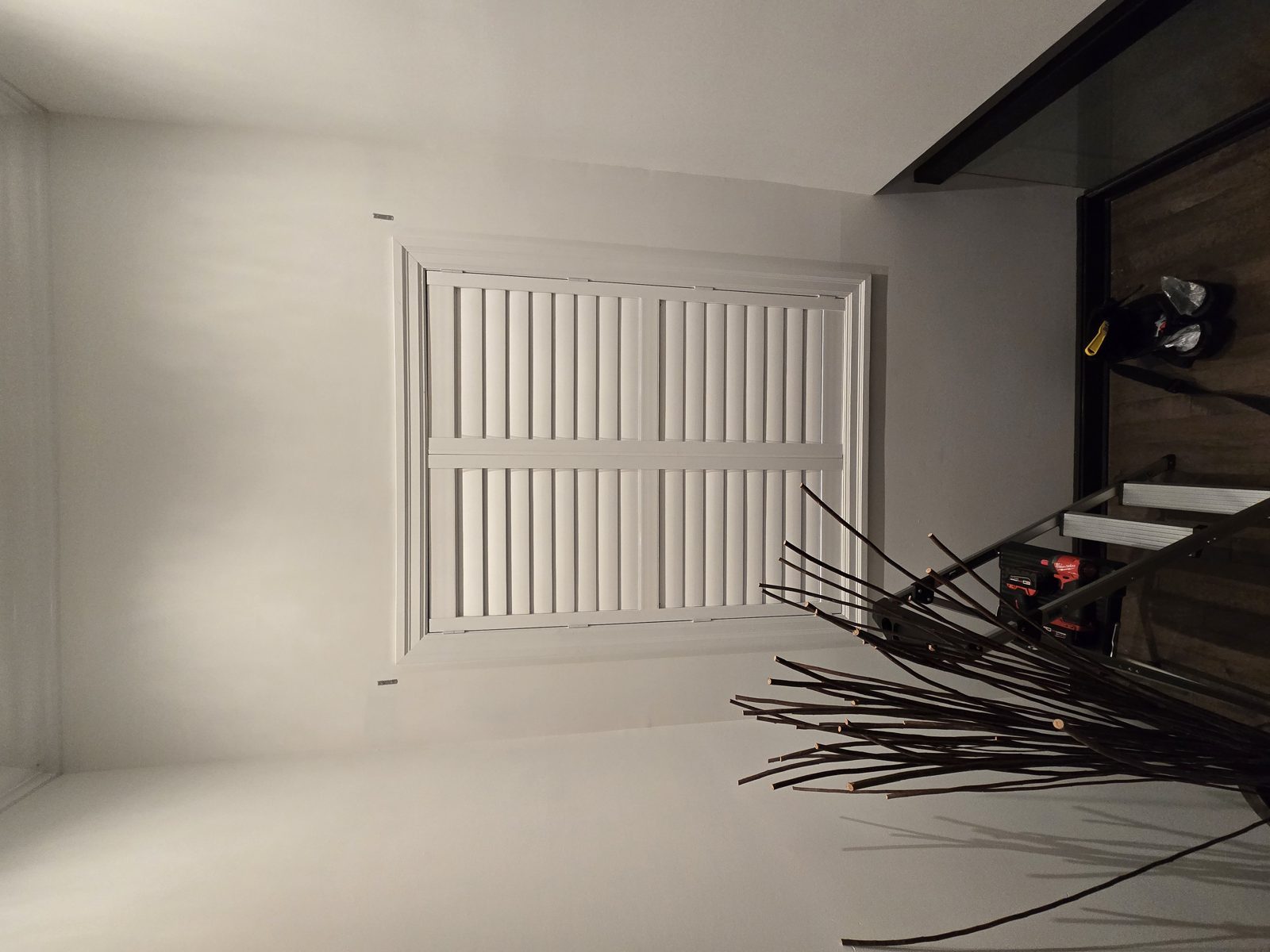 Roller Shade Fitting